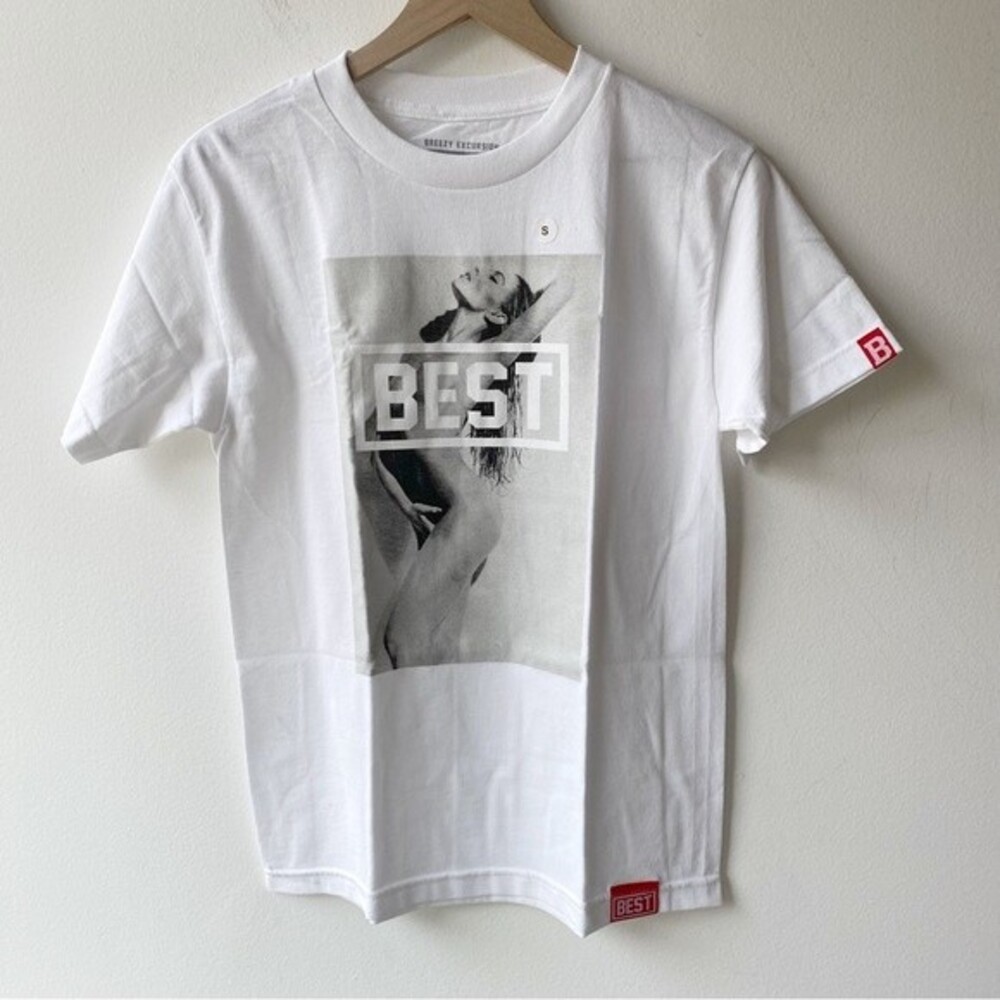 breezy excursion best white graphic t-shirt